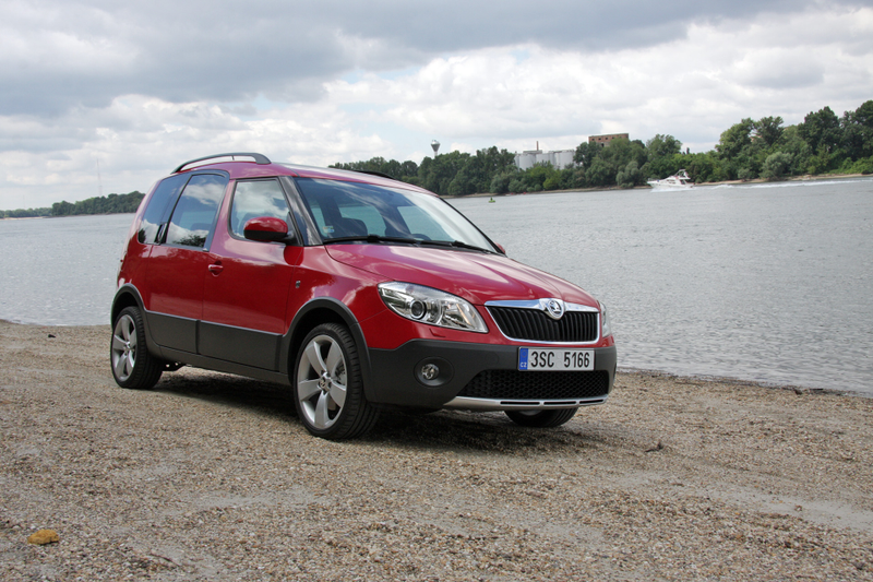 Illustration for article titled Is This Car A Hatchback, A Wagon, A Minivan, Or A Crossover?